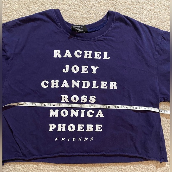 FRIENDS LIST GRAPHIC TEE Size S/M - Picture 9 of 9